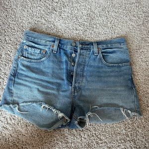 levi’s 501 denim frayed edge wash jean shorts size waist 29